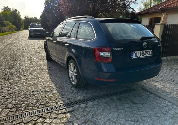 Skoda Octavia cena 41500 przebieg: 290000, rok produkcji 2017 z Wrocław małe 29